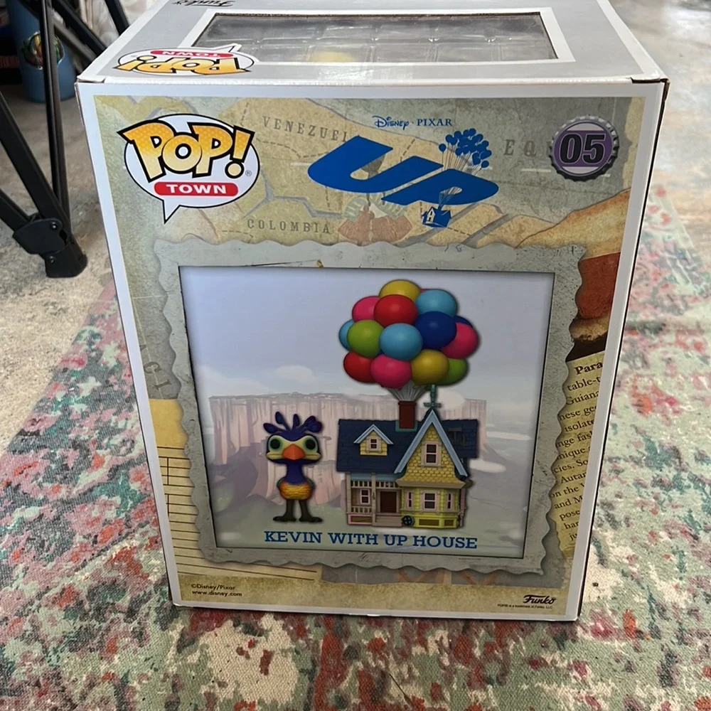 Kevin with Up House Funko Pop - Picture 7 of 9